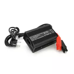 Зарядний пристрій для акумуляторів AGM 12V, 15A, + крокодили, 135x90x50mm Зарядний пристрій для акумуляторів AGM 12V, 15A, + крокодили, 135x90x50mm