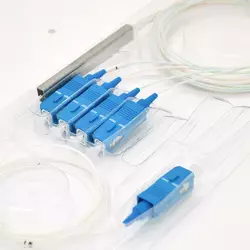 Дільник Coupler PLC-1x4-split-0-SC/UPC mini 0.9mm Дільник Coupler PLC-1x4-split-0-SC/UPC mini 0.9mm