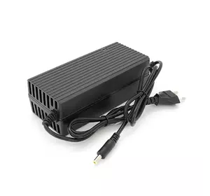 Зарядний пристрій для акумуляторів Li-ion 36V(42V),10S,5A,штекер 5.5*2.5,з індикацією,BOX Зарядний пристрій для акумуляторів Li-ion 36V(42V),10S,5A,штекер 5.5*2.5,з індикацією,BOX