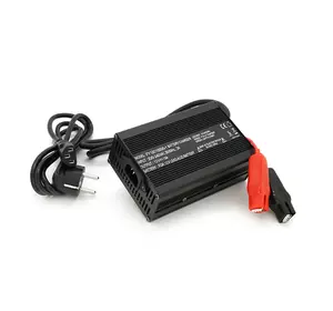 Зарядний пристрій для акумуляторів AGM 12V, 15A, + крокодили, 135x90x50mm Зарядний пристрій для акумуляторів AGM 12V, 15A, + крокодили, 135x90x50mm