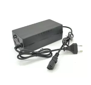Зарядний пристрій для акумуляторів Li-ion 36V(42V),10S,4A, штекер Triangle plug (T-tipe/IEC/C13 N+L-, з індикацією Зарядний пристрій для акумуляторів Li-ion 36V(42V),10S,4A, штекер Triangle plug (T-tipe/IEC/C13 N+L-, з індикацією