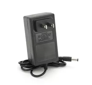 Зарядний пристрій для акумуляторів Li-ion 16.8V,4S,2A, штекер 5,5х2,5мм, LED-індикація + перехідник Зарядний пристрій для акумуляторів Li-ion 16.8V,4S,2A, штекер 5,5х2,5мм, LED-індикація + перехідник
