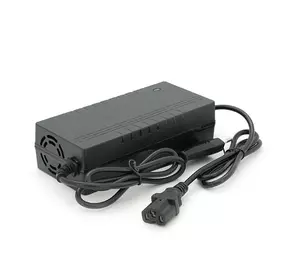 Зарядний пристрій Jinyi для акумуляторів Li-ion 48V2A(54,6V),13S,штекер Triangle plug (T-tipe/IEC/C13 N+L-),з індикацією,BOX Зарядний пристрій Jinyi для акумуляторів Li-ion 48V2A(54,6V),13S,штекер Triangle plug (T-tipe/IEC/C13 N+L-),з індикацією,BOX