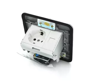 Розетка універсальна + 1 Shuko + 1RJ-45 висувна із заземленням J02L, Input: AC 100-250V 13A, Silver Розетка універсальна + 1 Shuko + 1RJ-45 висувна із заземленням J02L, Input: AC 100-250V 13A, Silver
