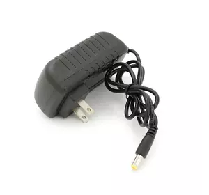 Зарядний пристрій для акумуляторів Li-ion 25,2V,6S,1A,штекер 5.5*2.5,BOX,+перехідник Зарядний пристрій для акумуляторів Li-ion 25,2V,6S,1A,штекер 5.5*2.5,BOX,+перехідник