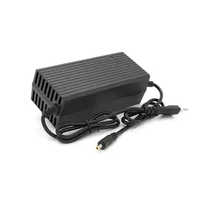 Зарядний пристрій Jinyi для акумуляторів Li-ion 12V(12,6V),4S,2A,штекер 5,5,з індикацією,BOX Зарядний пристрій Jinyi для акумуляторів Li-ion 12V(12,6V),4S,2A,штекер 5,5,з індикацією,BOX