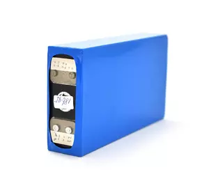 Осередок Vipow 3.2V 18AH для складання LiFePo4 акумуляторів, (75 x 20 x 135) мм, Q30 Осередок Vipow 3.2V 18AH для складання LiFePo4 акумуляторів, (75 x 20 x 135) мм, Q30