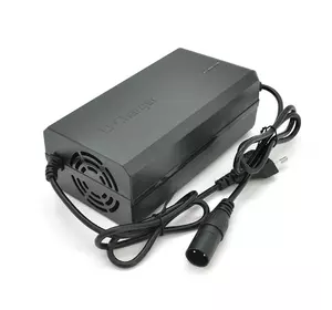 Зарядний пристрій Jinyi для акумуляторів Li-ion 60V6A(71.4V),17S,штекер 3-pin,з індикацією,BOX Зарядний пристрій Jinyi для акумуляторів Li-ion 60V6A(71.4V),17S,штекер 3-pin,з індикацією,BOX