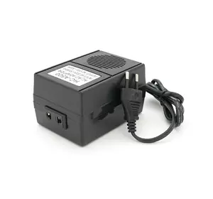 Перетворювач напруги трансформаторний 500W Input 220 V / Output 110V, + універсальна розетка Перетворювач напруги трансформаторний 500W Input 220 V / Output 110V, + універсальна розетка