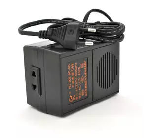 Перетворювач напруги трансформаторний 450W Input 220 V/Output 110V + універсальна розетка Перетворювач напруги трансформаторний 450W Input 220 V/Output 110V + універсальна розетка