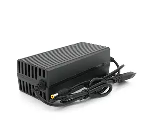 Зарядний пристрій Jinyi для акумуляторів LiFePo4 72V(87,6V),24S,3A,штекер 5.5*2.5,з індикацією,BOX Зарядний пристрій Jinyi для акумуляторів LiFePo4 72V(87,6V),24S,3A,штекер 5.5*2.5,з індикацією,BOX