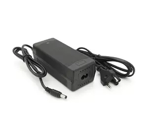 Зарядний пристрій для акумуляторів Li-ion 21V, 5S, 3A, штекер 5,5, 120х55х45мм Зарядний пристрій для акумуляторів Li-ion 21V, 5S, 3A, штекер 5,5, 120х55х45мм