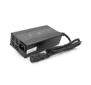 Зарядний пристрій для акумуляторів AGM 12V,15А, 137х90х50mm Зарядний пристрій для акумуляторів AGM 12V,15А, 137х90х50mm