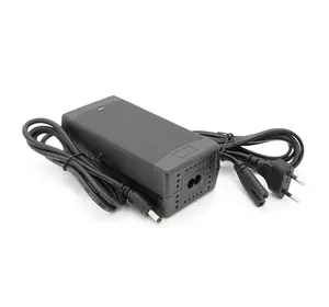 Зарядний пристрій для акумуляторів Li-ion 16,8V,4S,7A, штекер 5,5х2,5мм, 135x55x45mm.300 г Зарядний пристрій для акумуляторів Li-ion 16,8V,4S,7A, штекер 5,5х2,5мм, 135x55x45mm.300 г